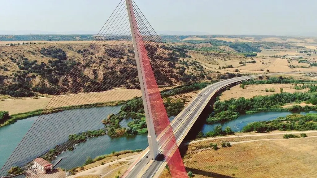 the British influencer fell 160 feet from the Castilla-La Mancha Bridge.