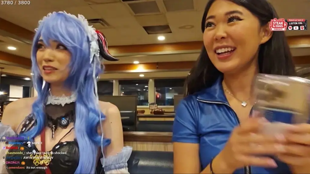 Emiru and ExtraEmily help tip a woman working tow jobs $2,000.