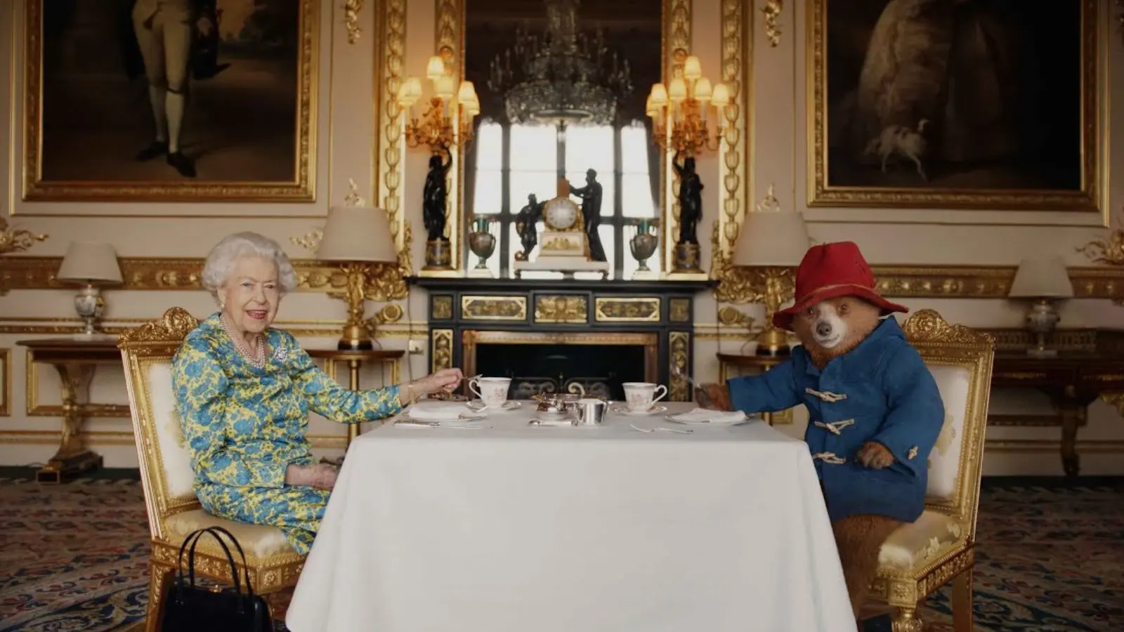 Paddington and Queen Elizabeth II in the Platinum Jubilee short film