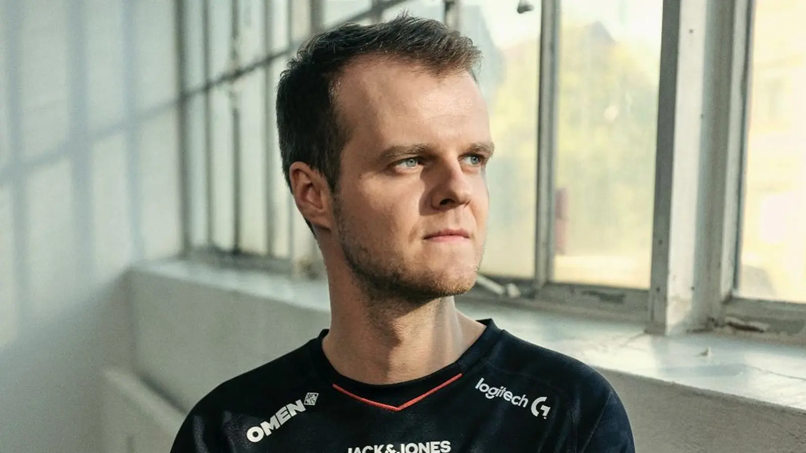 xyp9x looking out the window