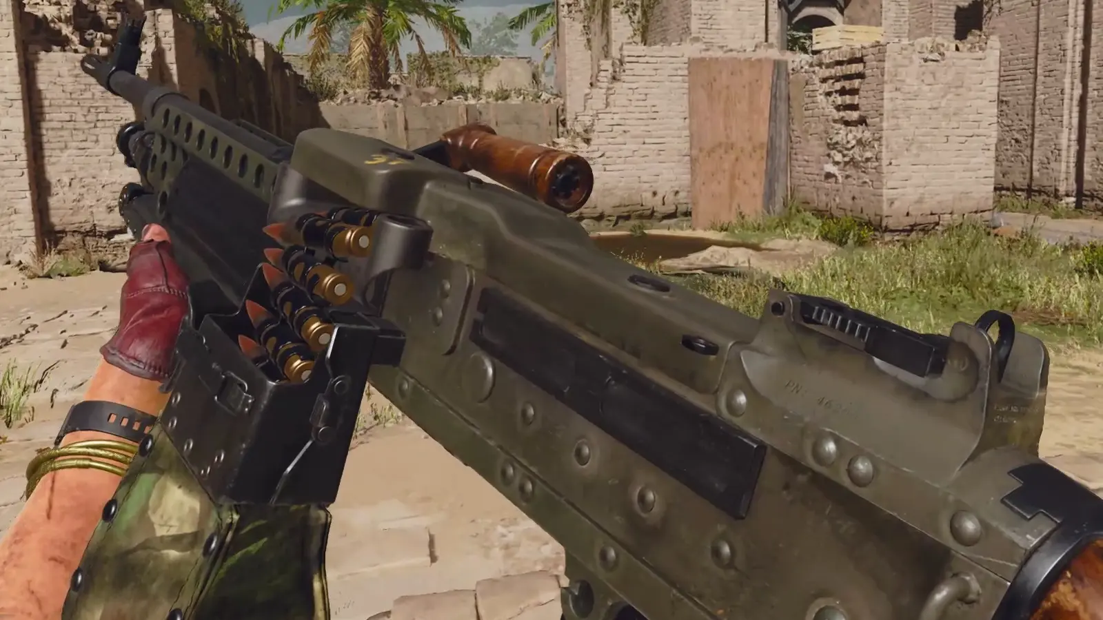 The GPMG-7 being inspected in Call of Duty: Warzone.