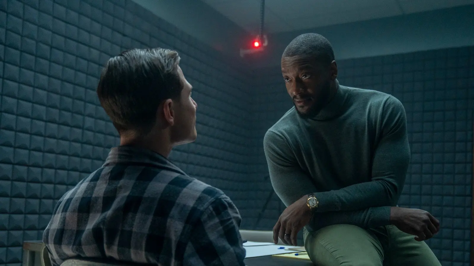 Aldis Hodge interrogating a subject as Alex Cross in Cross