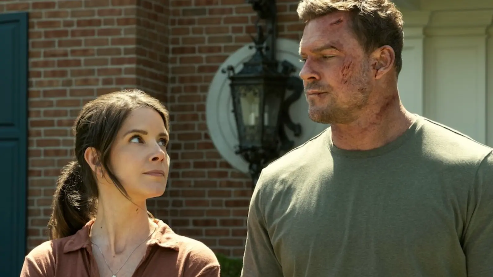 Sally and Reacher share a moment in Season 3.