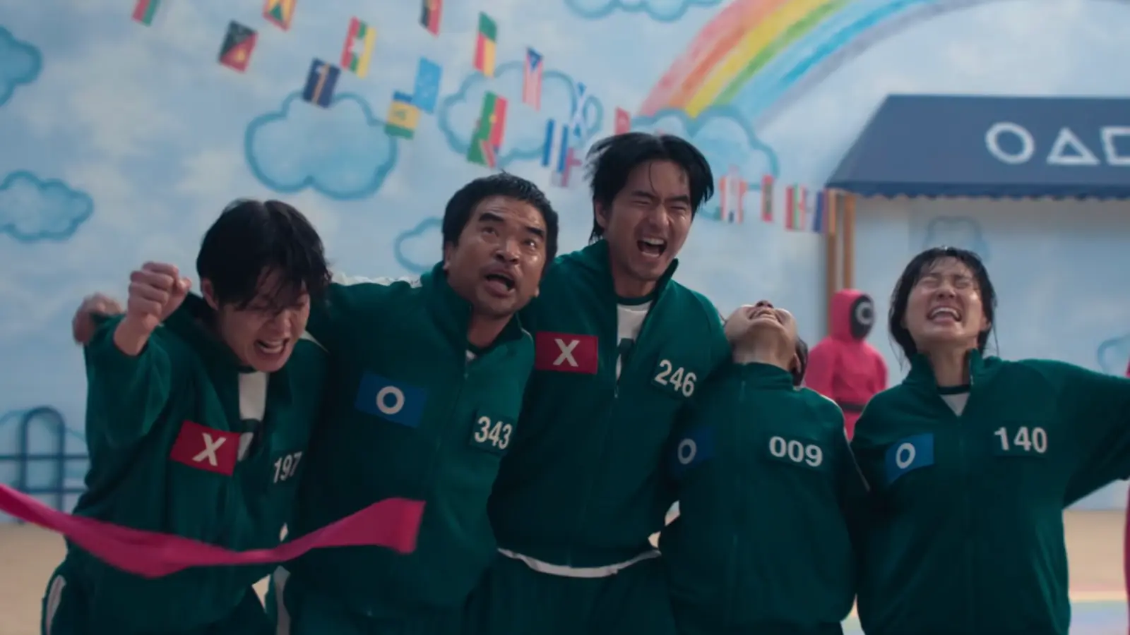 Player 197 and his team winning the Six-Legged Pentathlon in Squid Game Season 2